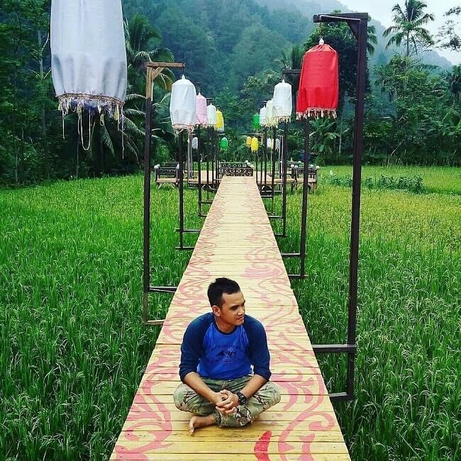lampion tengah sawah gunung wuled rembang
